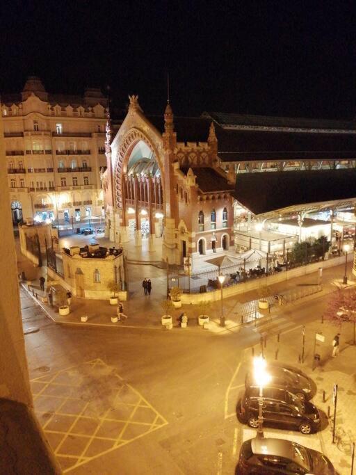 Suite De Lujo Frente Al Mercado Colon. Only Adults บาเลนเซีย ภายนอก รูปภาพ