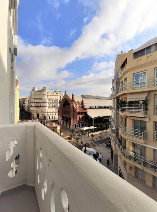 Suite De Lujo Frente Al Mercado Colon. Only Adults บาเลนเซีย ภายนอก รูปภาพ